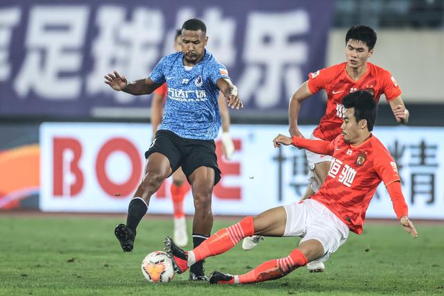 意甲-梅西亚斯补时绝平 AC米兰1-1克雷莫内塞