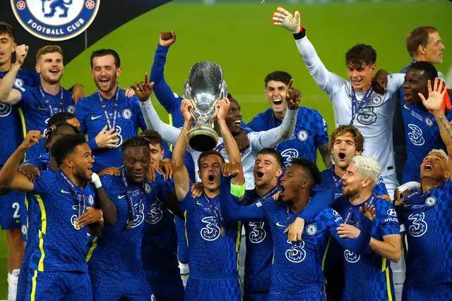 雄鹿大胜雷霆夺得NBA杯冠军 字母三双当选MVP